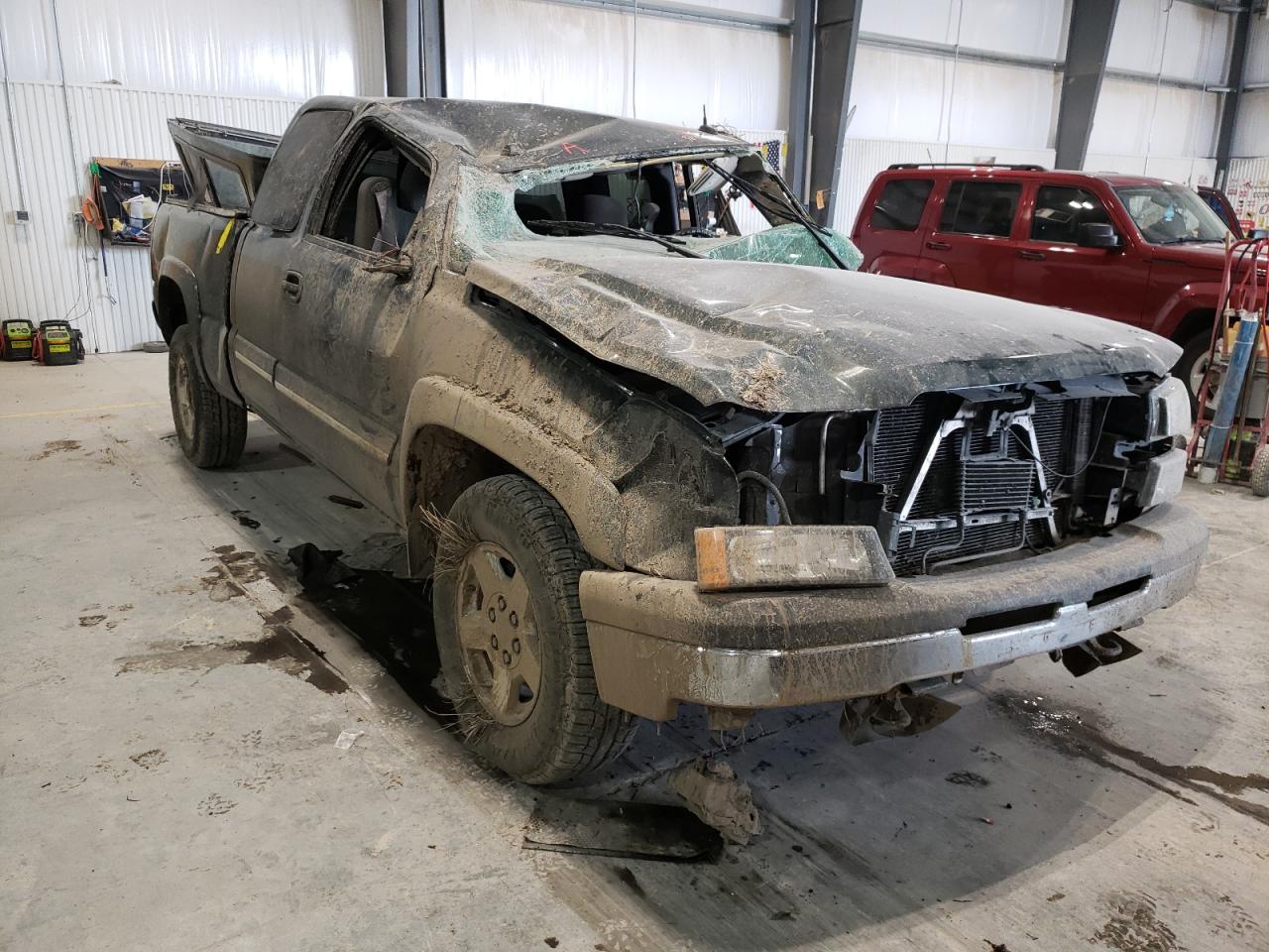 CHEVROLET SILVERADO 2005 with VIN 1GCEK19B55E173226 - Photo from auction