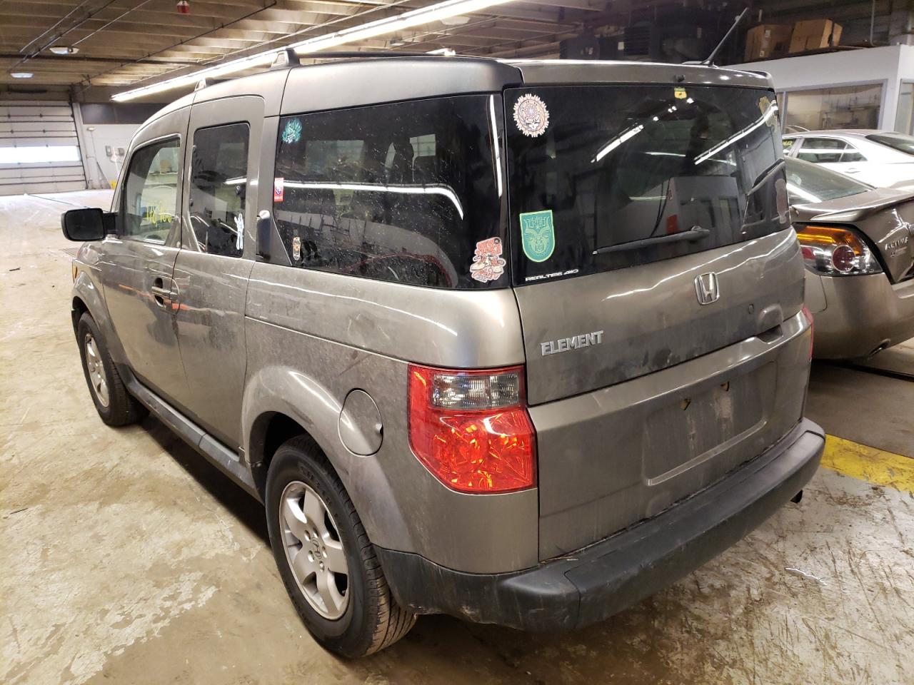 Photo 3 from auction – 2007 HONDA ELEMENT EX with VIN 5J6YH287X7L011213