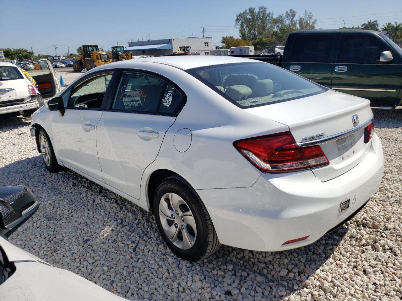 Photo 3 from auction – 2015 HONDA CIVIC LX with VIN 19XFB2F58FE039129