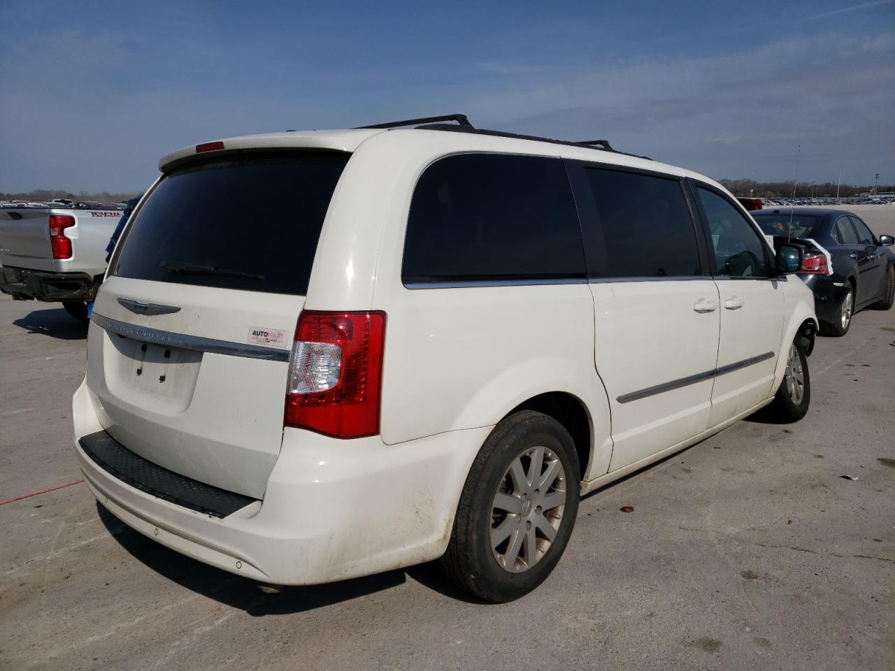 Photo 4 from auction – 2011 CHRYSLER TOWN & COU with VIN 2A4RR8DG8BR649552