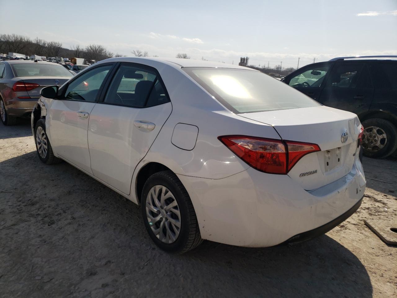 Photo 3 from auction – 2017 TOYOTA COROLLA L with VIN 5YFBURHE4HP659234