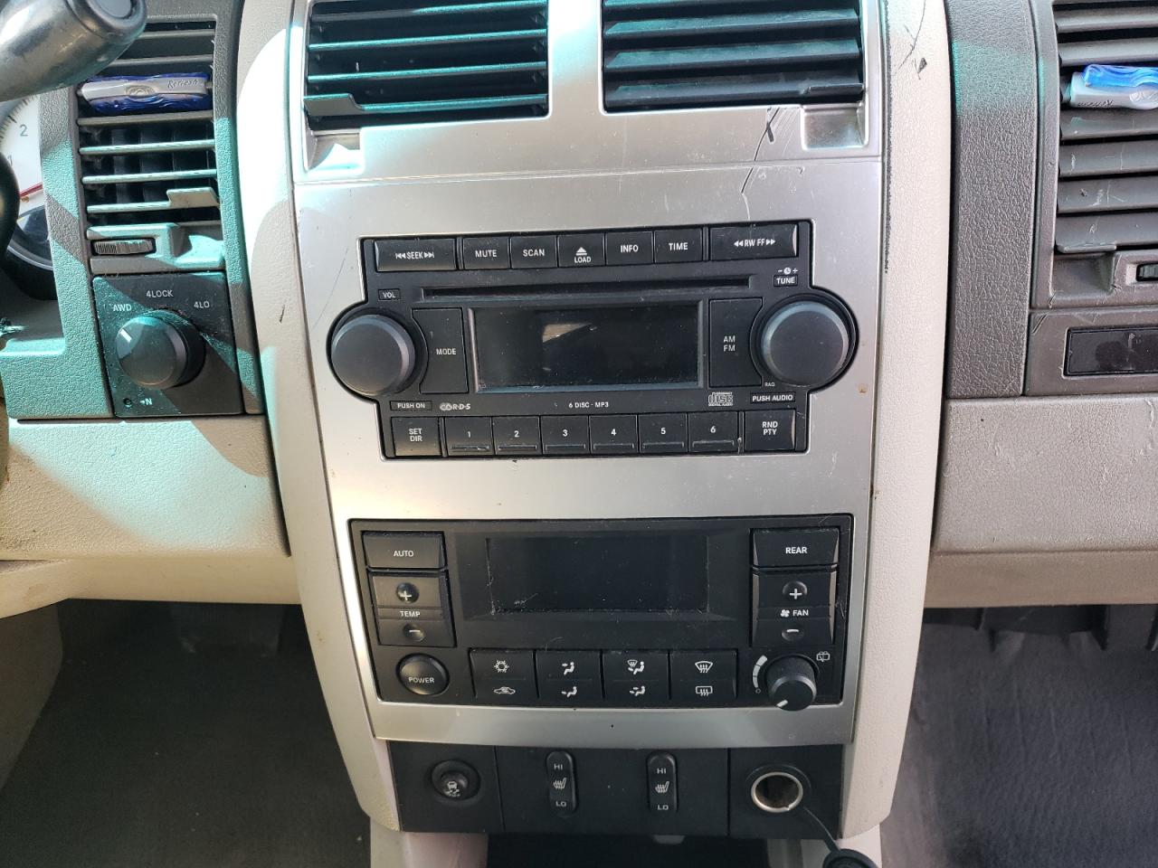 Photo 9 from auction – 2005 DODGE DURANGO LI with VIN 1D4HB58D55F509767