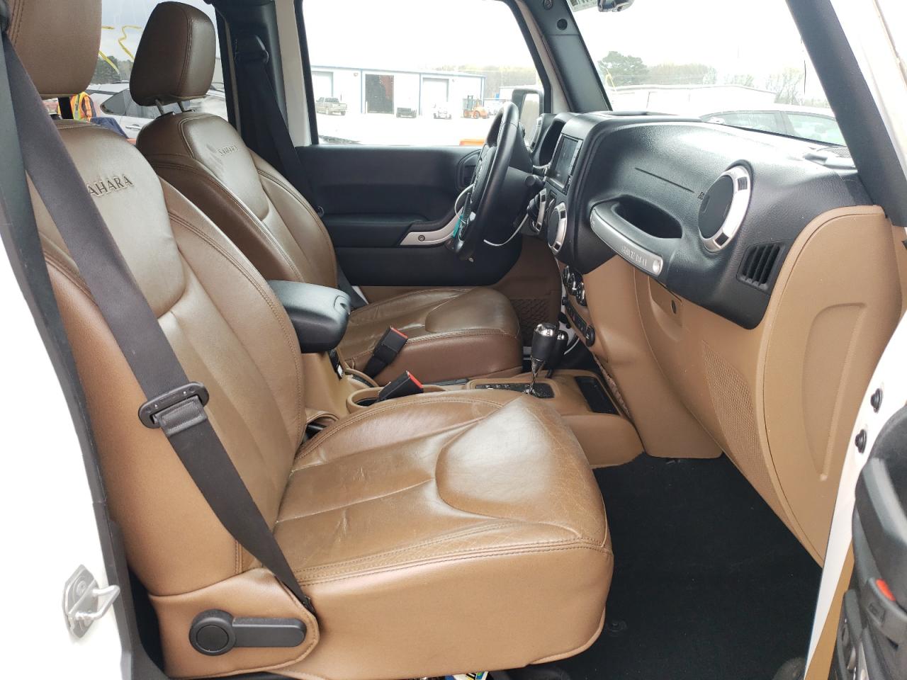 Photo 5 from auction – 2016 JEEP WRANGLER U with VIN 1C4BJWEG0GL161469