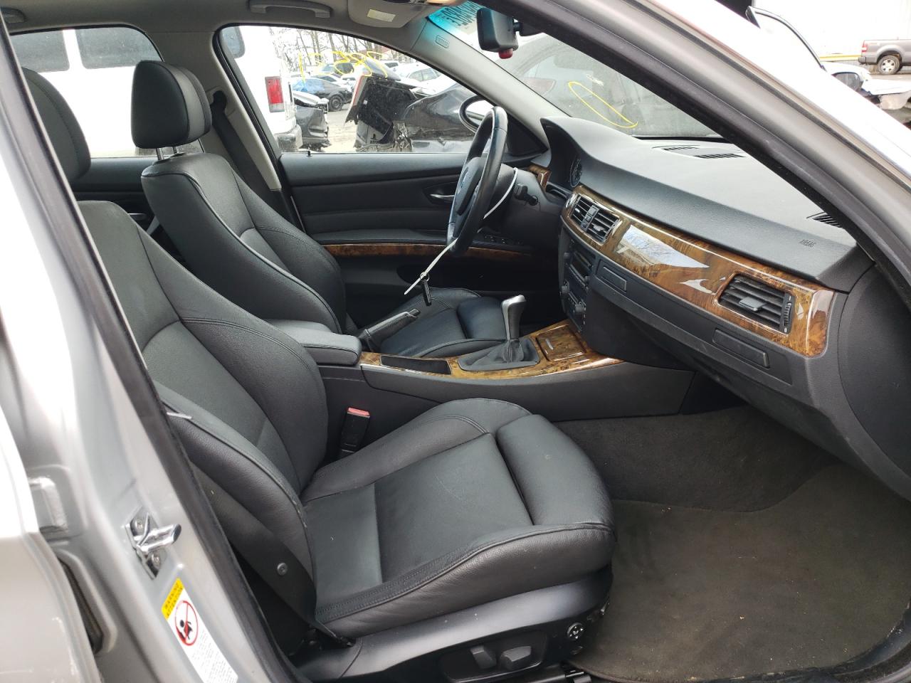 Photo 5 from auction – 2006 BMW 330 I with VIN WBAVB33546PS06931
