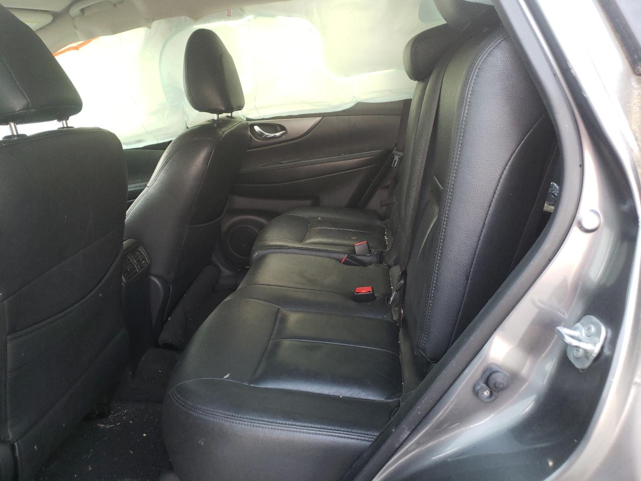 Photo 6 from auction – 2016 NISSAN ROGUE S with VIN KNMAT2MT7GP628117