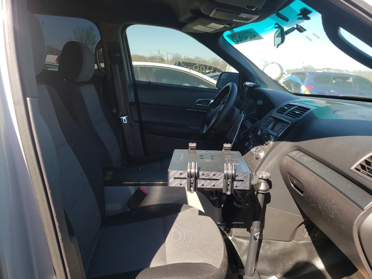 Photo 5 from auction – 2015 FORD EXPLORER P with VIN 1FM5K8AR3FGA21495