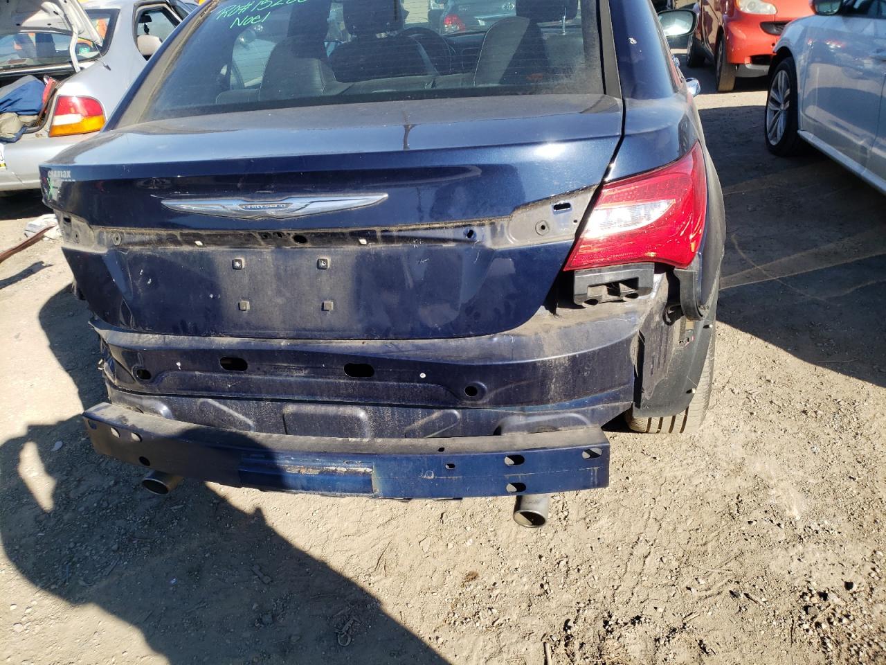 Photo 9 from auction – 2014 CHRYSLER 200 LIMITE with VIN 1C3CCBCGXEN183818