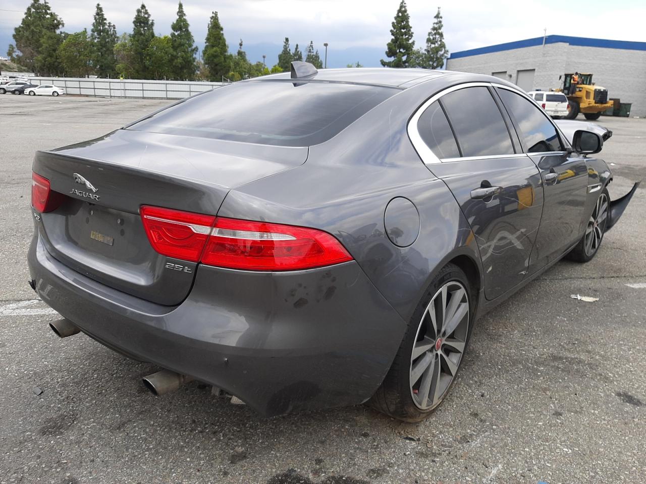 Photo 4 from auction – 2017 JAGUAR XE with VIN SAJAE4BG1HA964198
