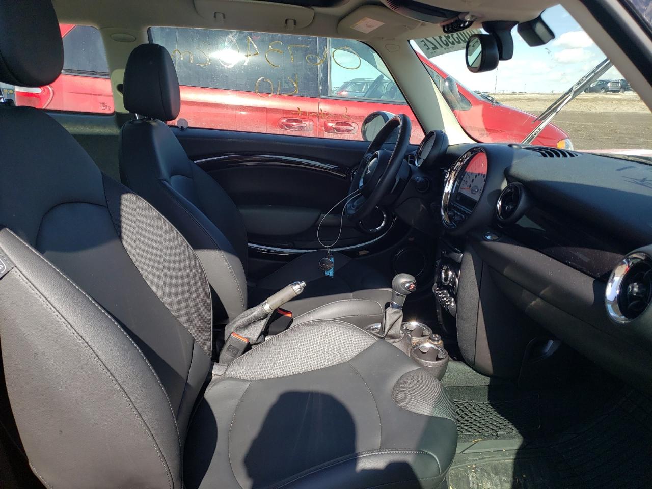 Photo 5 from auction – 2011 MINI COOPER S with VIN WMWSV3C50BTY14781