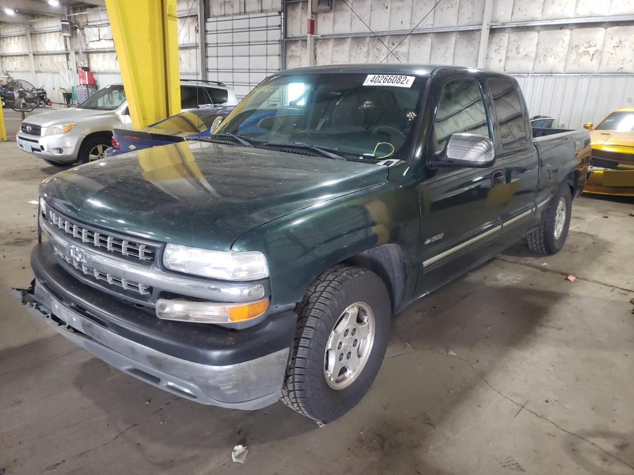 Photo 2 from auction – 2001 CHEVROLET SILVERADO with VIN 2GCEC19T611223004