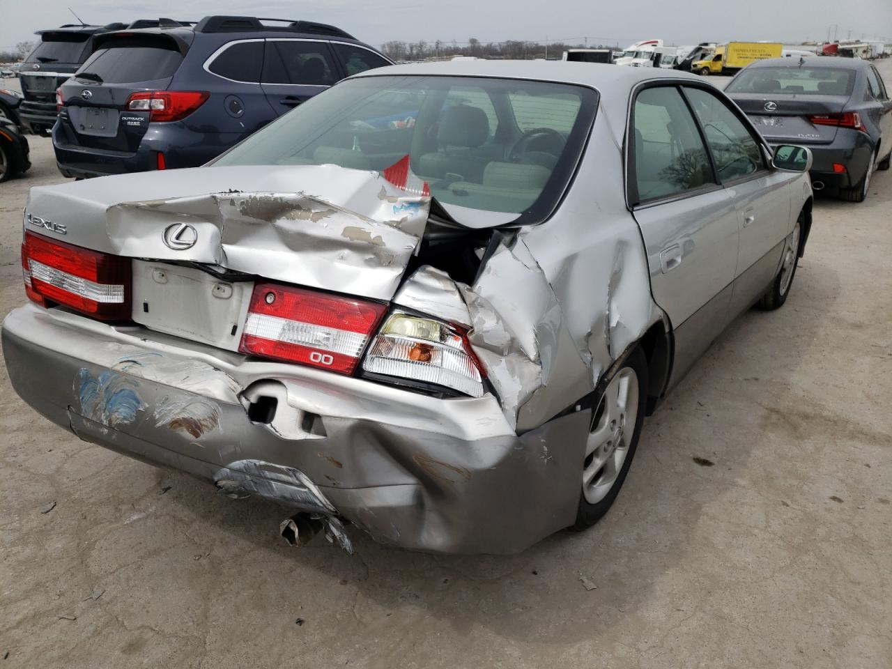 Photo 4 from auction – 2001 LEXUS ES 300 with VIN JT8BF28G510321942