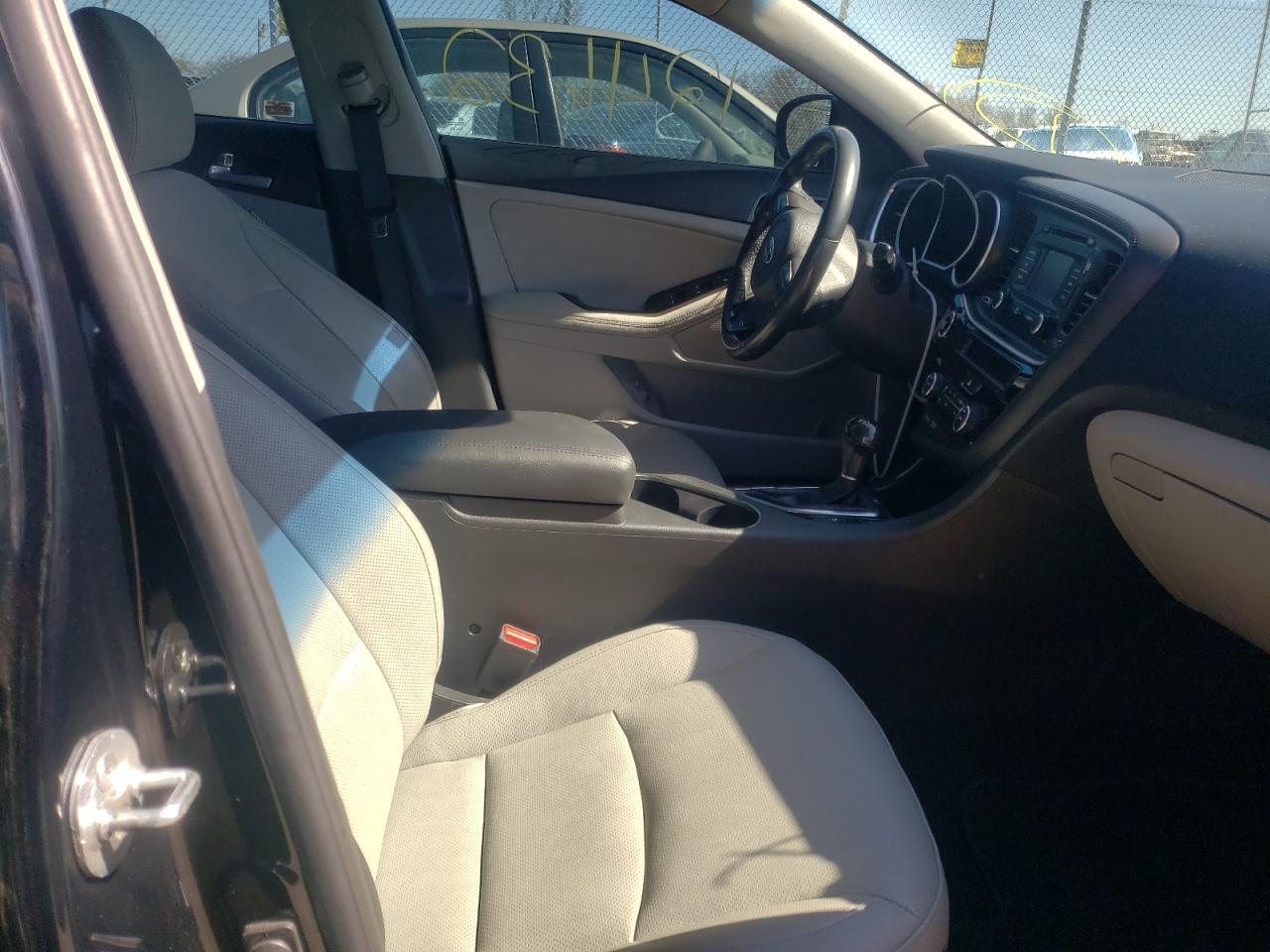 Photo 5 from auction – 2015 KIA OPTIMA EX with VIN 5XXGN4A70FG501383