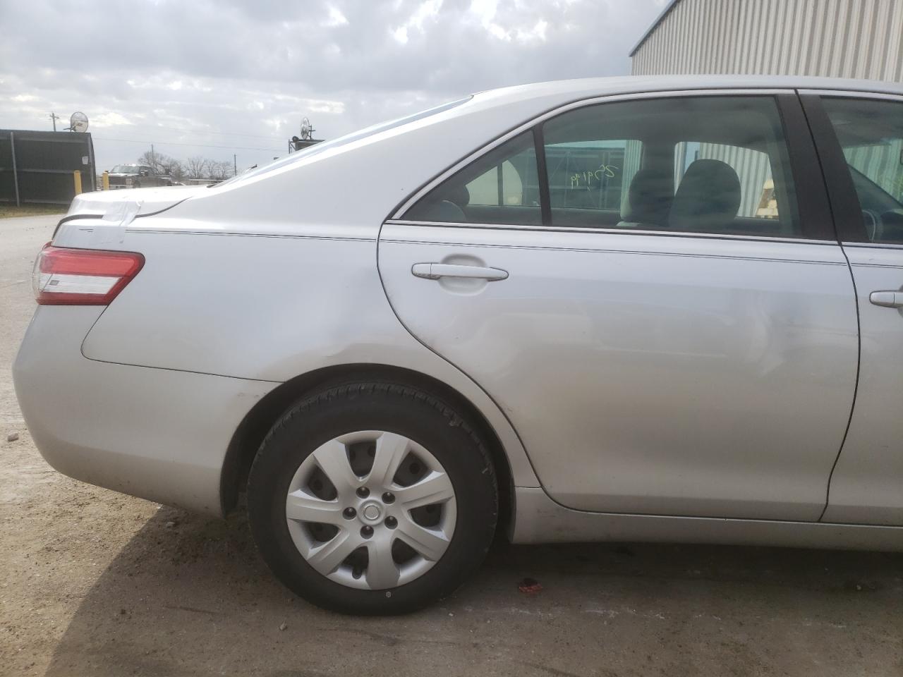 Photo 9 from auction – 2010 TOYOTA CAMRY BASE with VIN 4T1BF3EK8AU054042