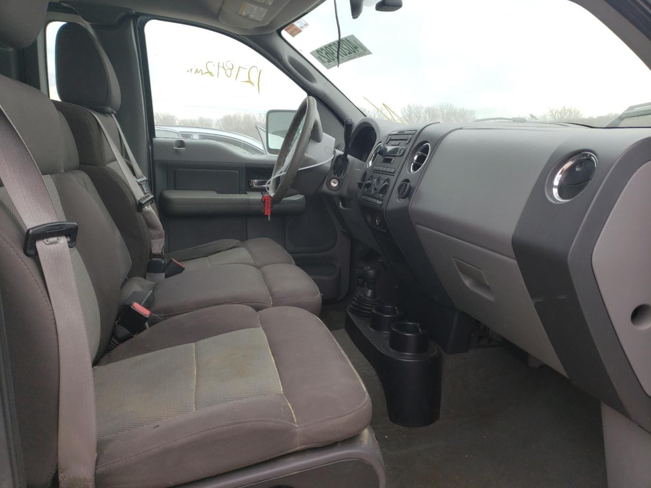 Photo 5 from auction – 2005 FORD F150 with VIN 1FTRF04515KD02162