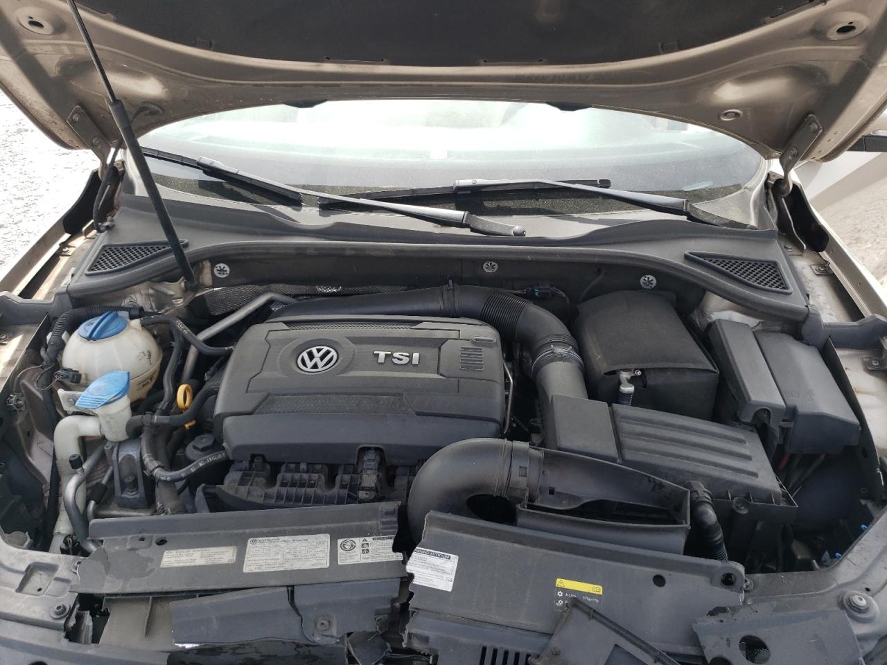 Photo 7 from auction – 2015 VOLKSWAGEN PASSAT S with VIN 1VWAT7A30FC120785