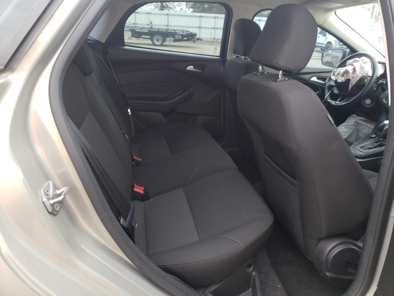 Photo 6 from auction – 2016 FORD FOCUS SE with VIN 1FADP3K24GL399362