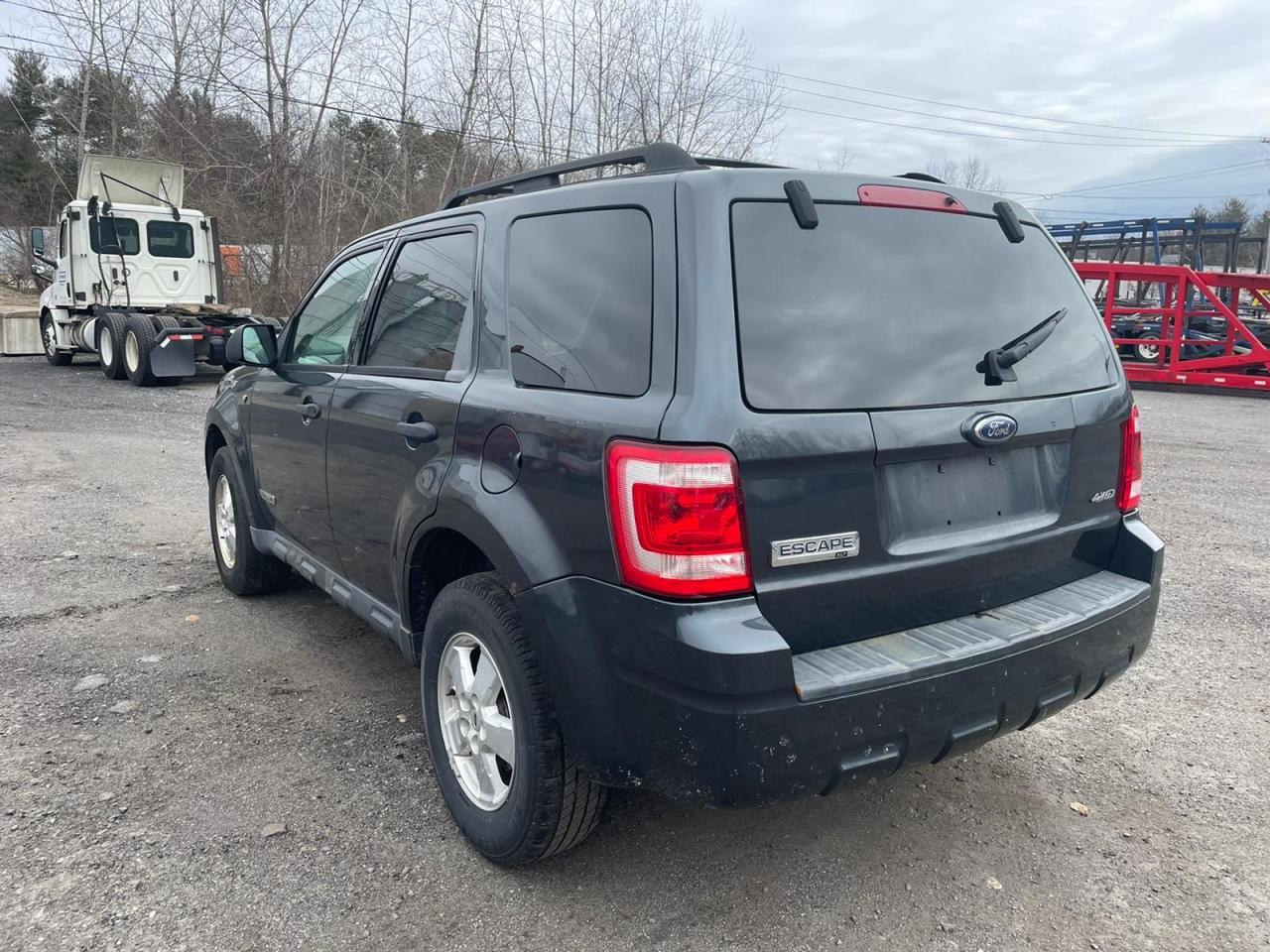 Photo 3 from auction – 2008 FORD ESCAPE XLT with VIN 1FMCU93128KB75744