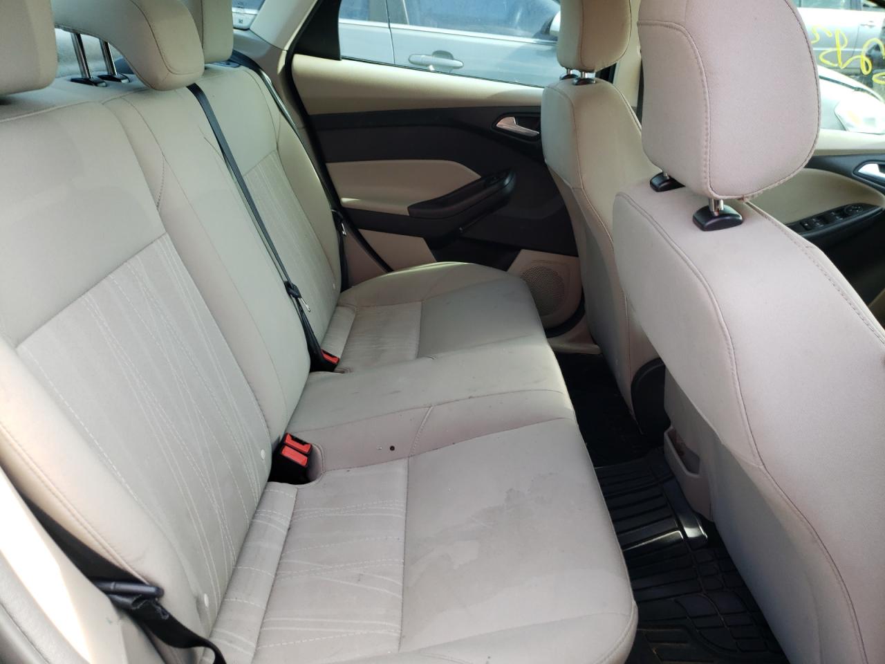 Photo 6 from auction – 2018 FORD FOCUS SE with VIN 1FADP3FE3JL265308