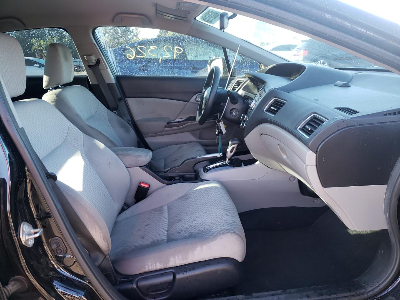 Photo 5 from auction – 2014 HONDA CIVIC LX with VIN 19XFB2F58EE207835