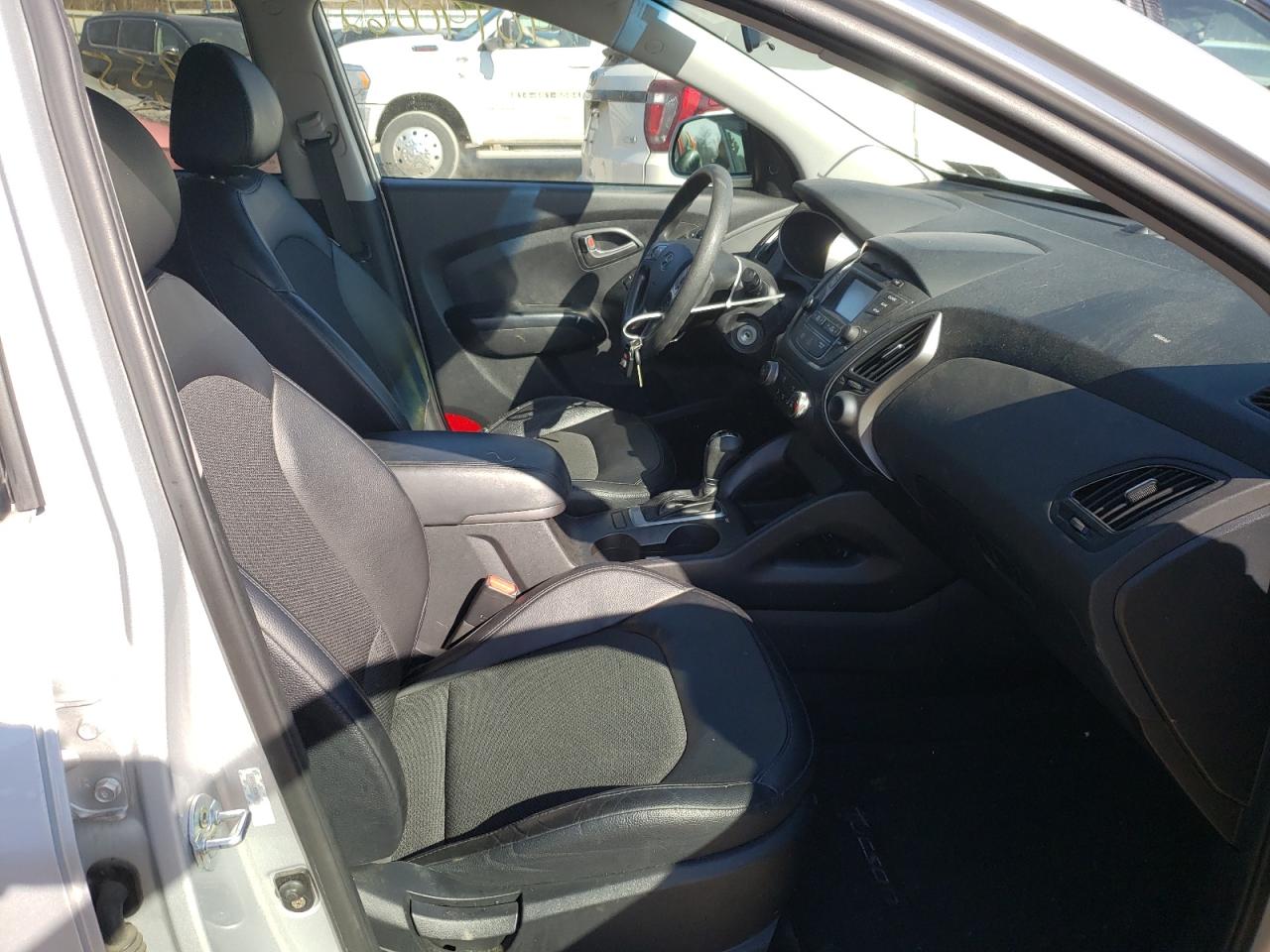 Photo 5 from auction – 2015 HYUNDAI TUCSON GLS with VIN KM8JTCAF0FU044397