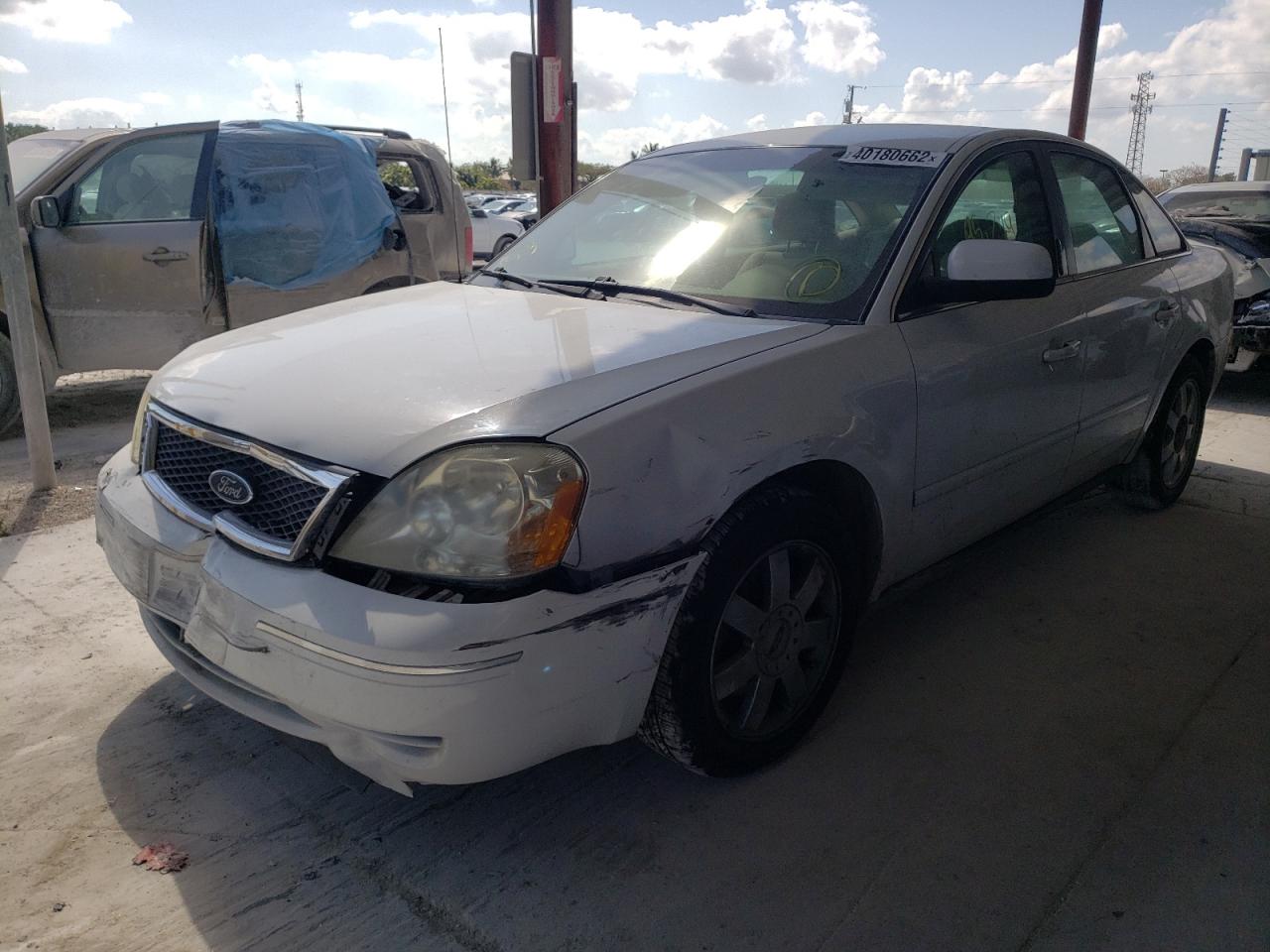 Photo 2 from auction – 2005 FORD FIVE HUNDR with VIN 1FAFP231X5G130085