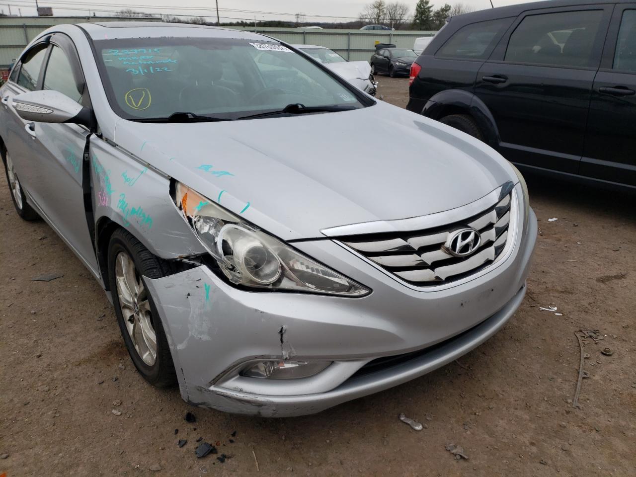Photo 9 from auction – 2011 HYUNDAI SONATA SE with VIN 5NPEC4AC9BH086220