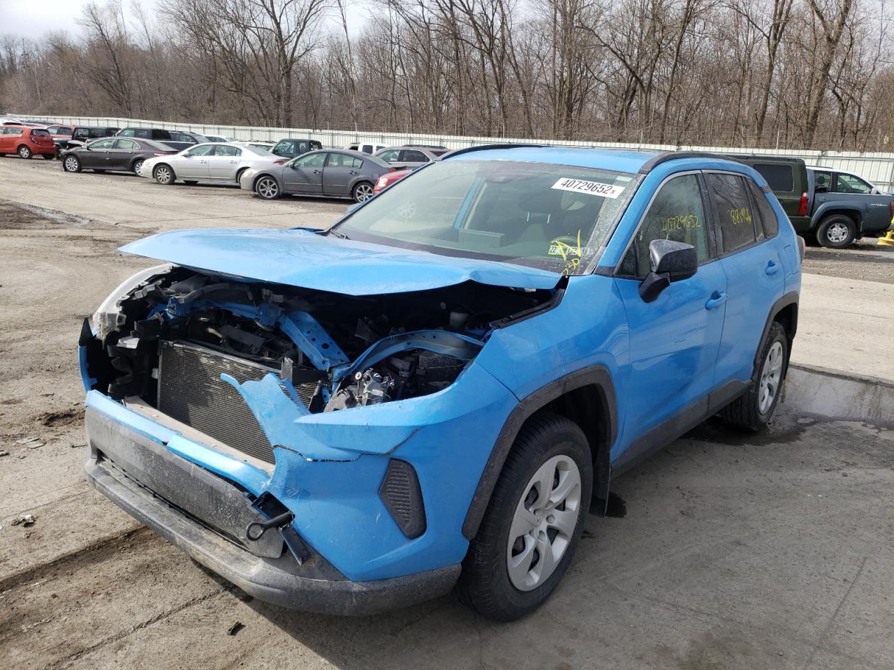 Photo 2 from auction – 2019 TOYOTA RAV4 LE with VIN JTMF1RFV4KD005910
