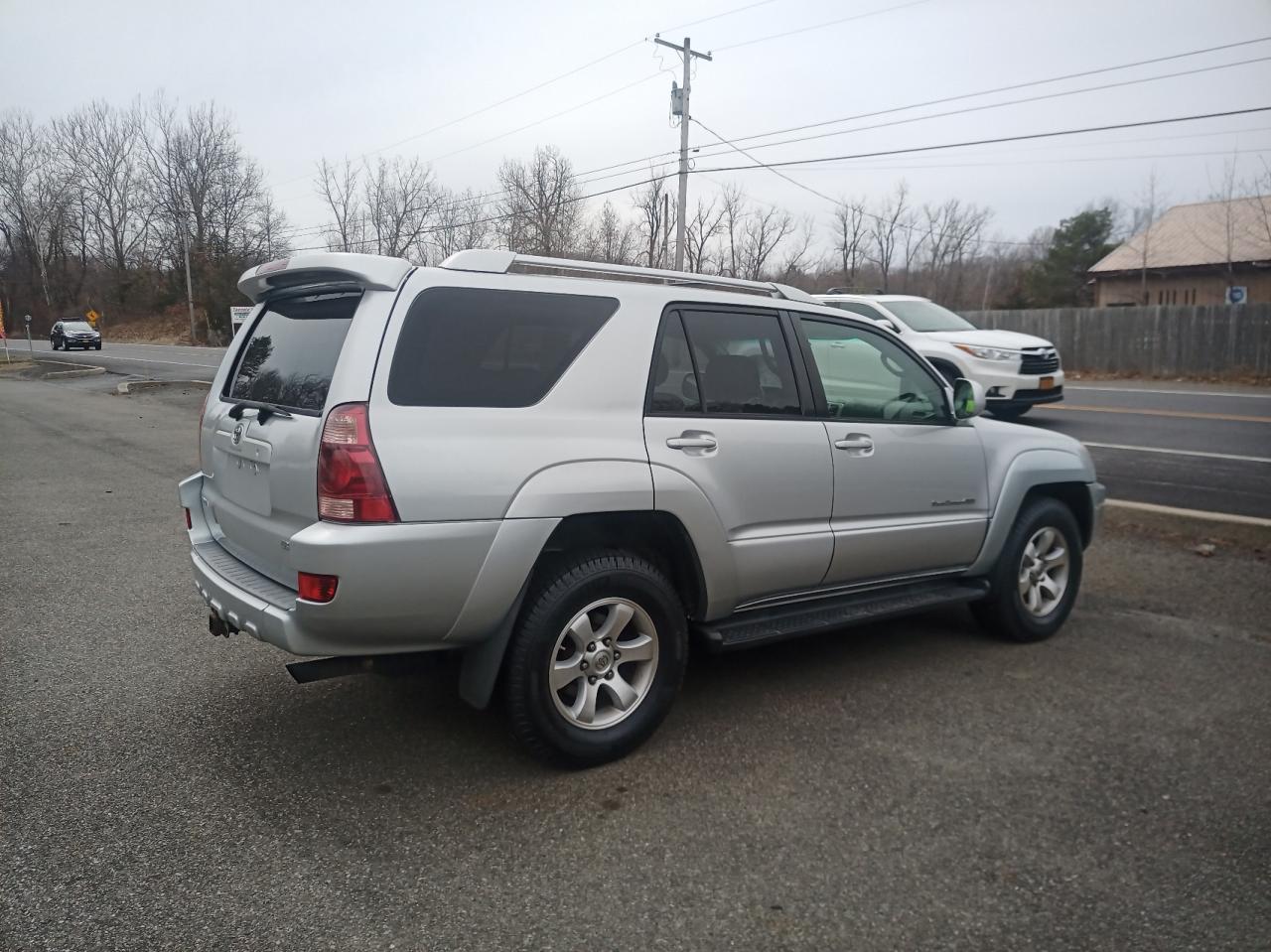Photo 4 from auction – 2004 TOYOTA 4RUNNER SR with VIN JTEBU14R848017028