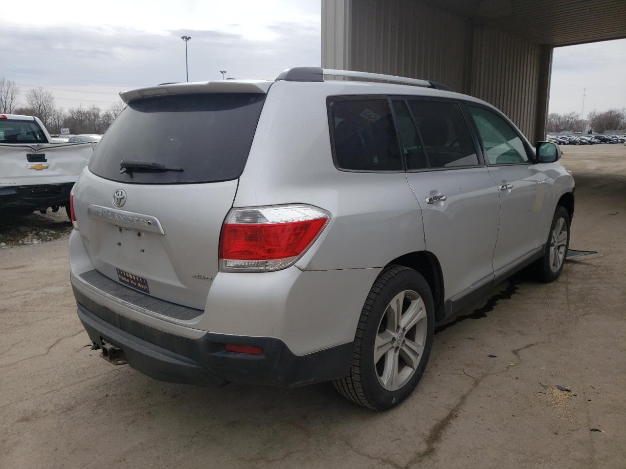 Photo 4 from auction – 2013 TOYOTA HIGHLANDER with VIN 5TDDK3EH8DS259091