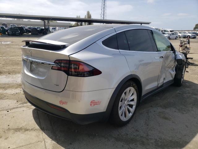 Photo 4 from auction – 2017 TESLA MODEL X with VIN 5YJXCDE2XHF052384