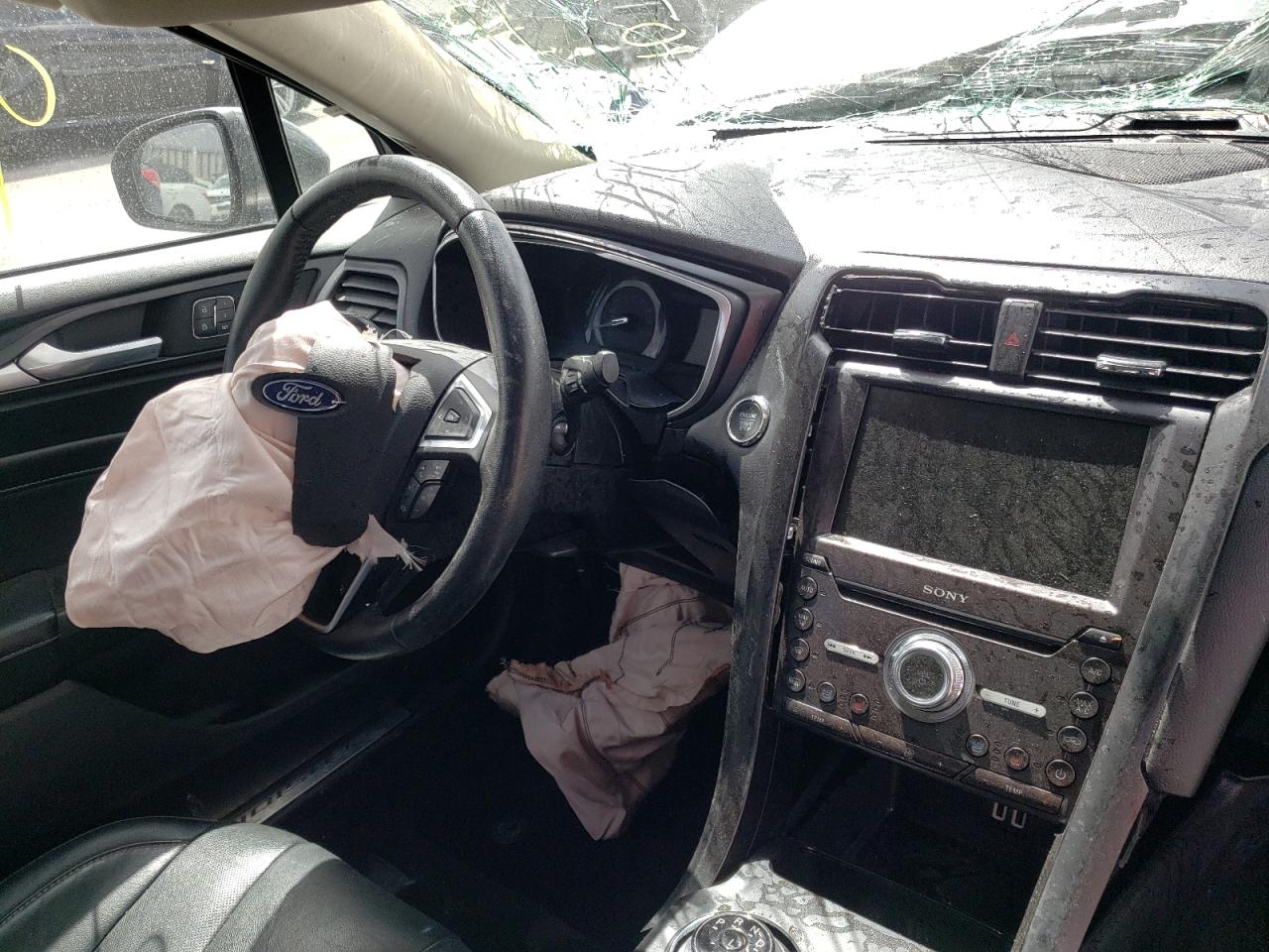 Photo 9 from auction – 2019 FORD FUSION with VIN 3FA6P0RU4KR235974