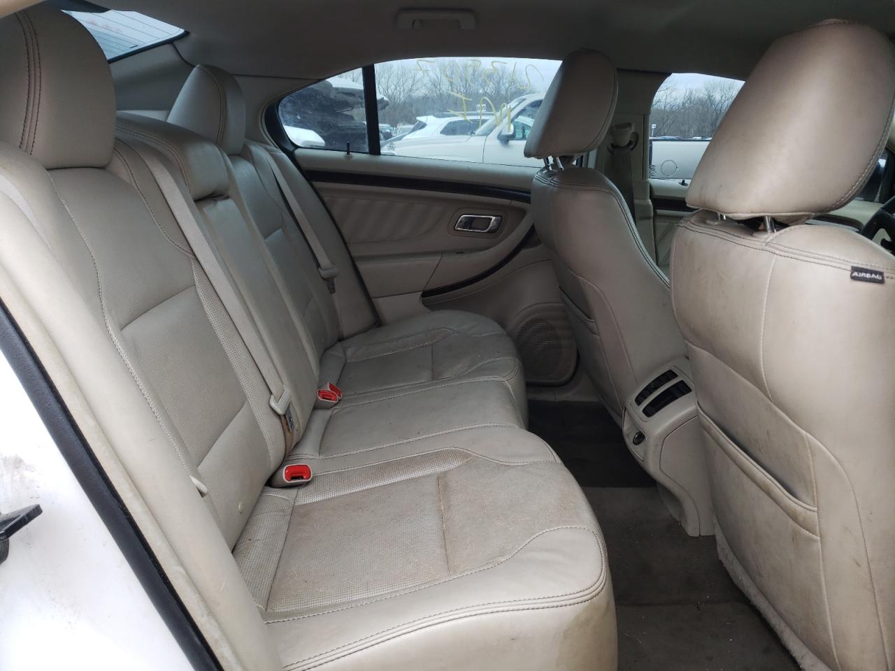 Photo 6 from auction – 2011 FORD TAURUS LIM with VIN 1FAHP2FW9BG132132