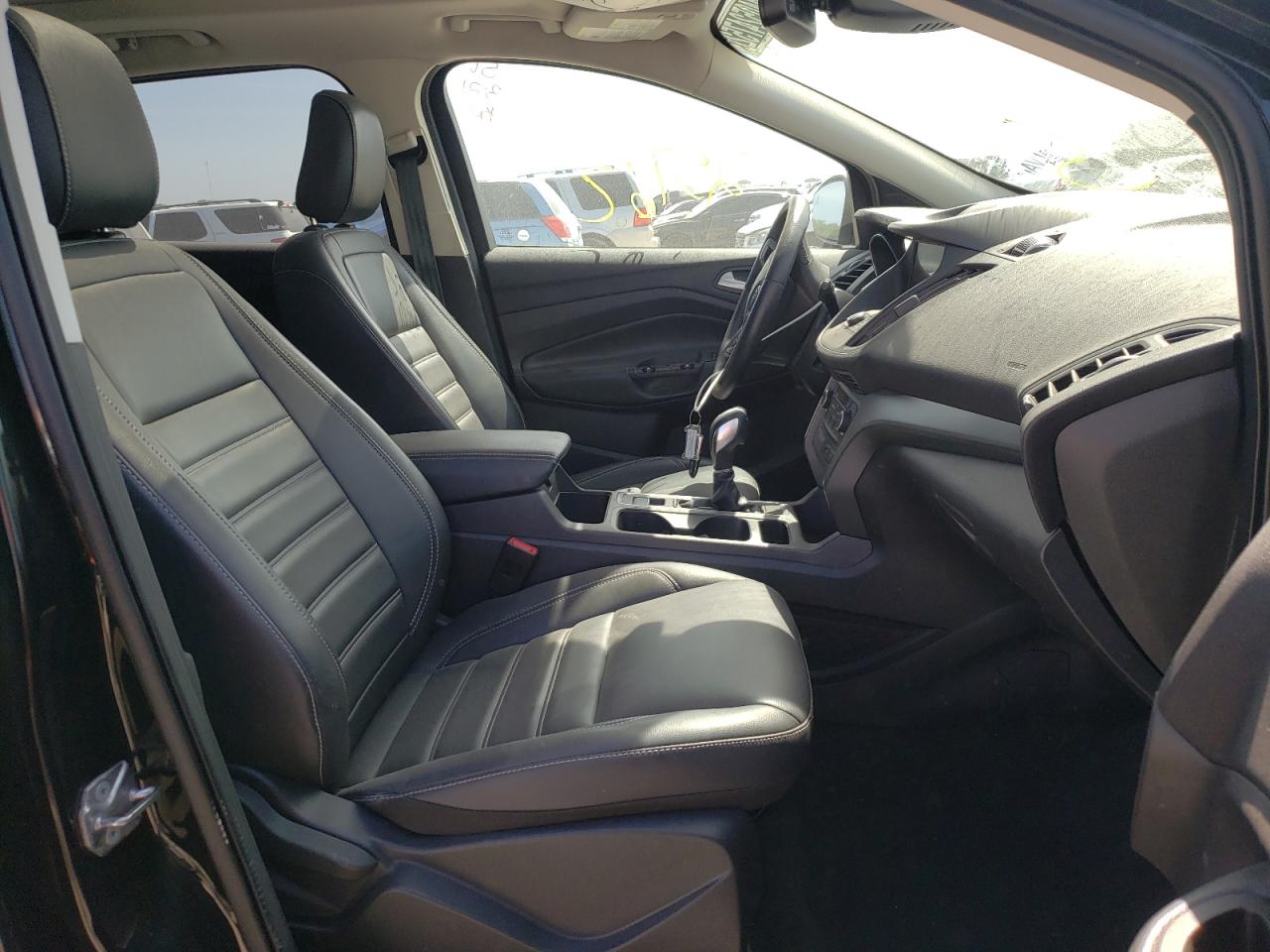 Photo 5 from auction – 2019 FORD ESCAPE SEL with VIN 1FMCU0HD3KUA40377