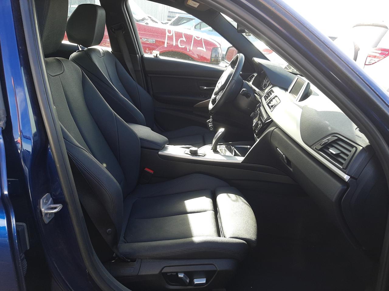 Photo 5 from auction – 2018 BMW 320 I with VIN WBA8E1G51JNU90767