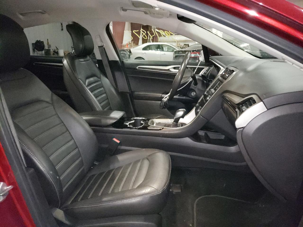 Photo 5 from auction – 2014 FORD FUSION SE with VIN 3FA6P0HD2ER365130