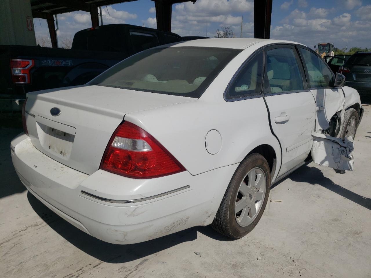Photo 4 from auction – 2005 FORD FIVE HUNDR with VIN 1FAFP231X5G130085