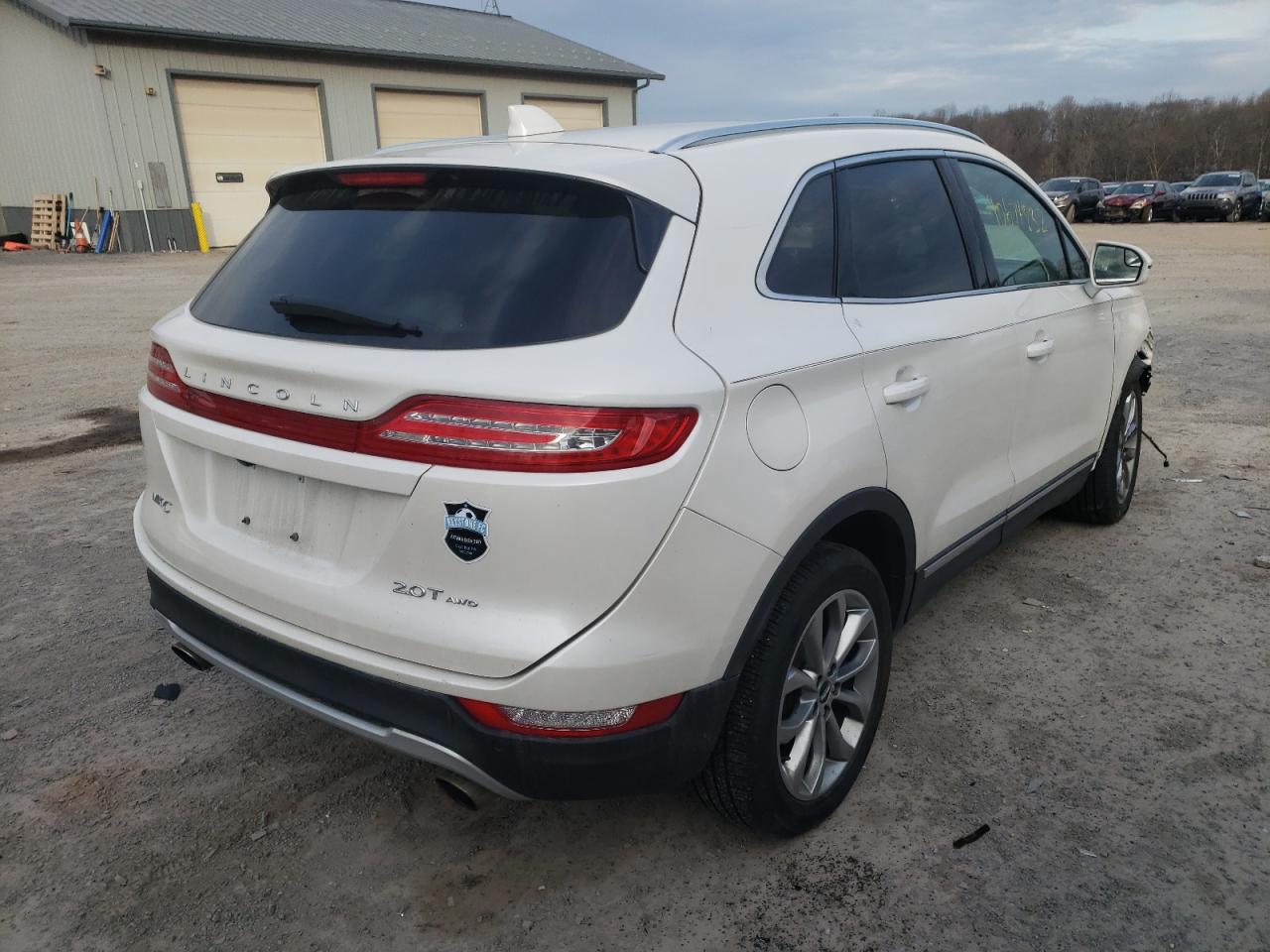 Photo 4 from auction – 2017 LINCOLN MKC SELECT with VIN 5LMCJ2D94HUL49433
