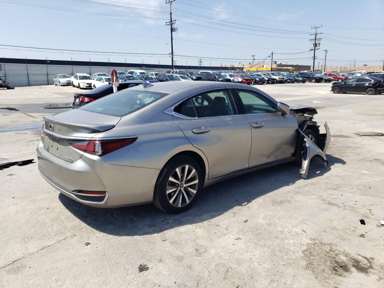 Photo 4 from auction – 2019 LEXUS ES 300H with VIN 58AB21B19KU003168
