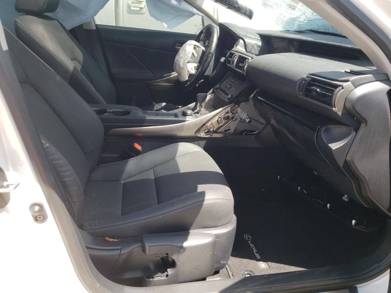 Foto 5 de la subasta – 2020 LEXUS IS 300 con VIN JTHAA1D22L5108984