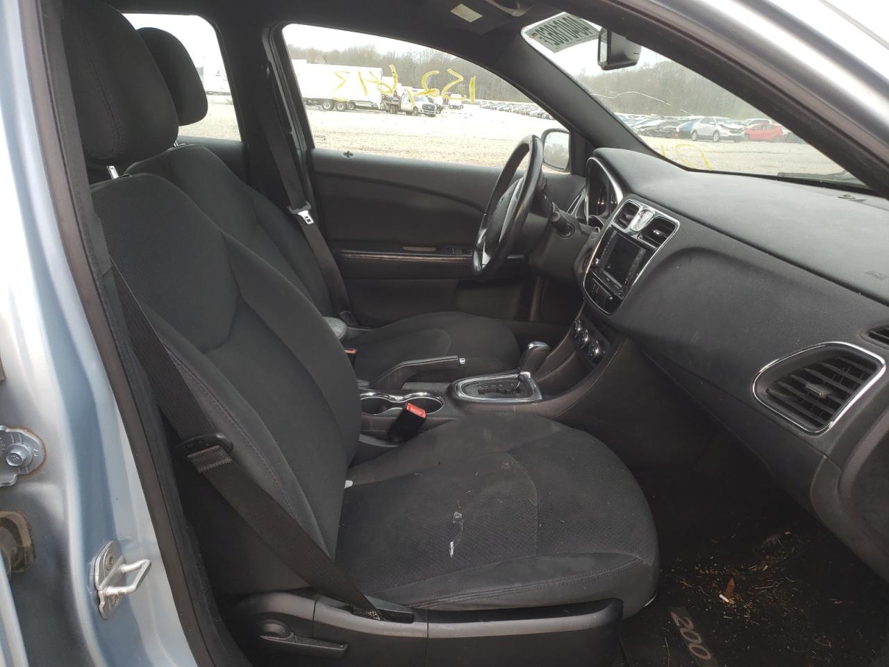 Photo 5 from auction – 2012 CHRYSLER 200 TOURIN with VIN 1C3CCBBB7CN143487
