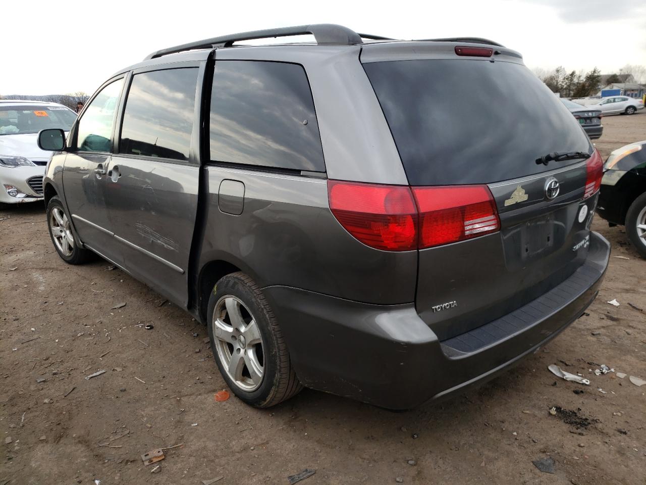 Photo 3 from auction – 2005 TOYOTA SIENNA XLE with VIN 5TDBA22C35S047889