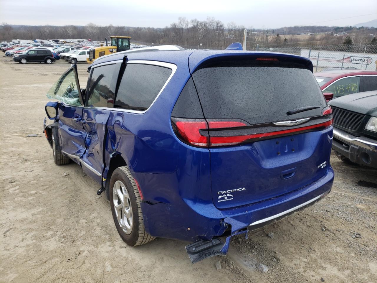 Photo 3 from auction – 2021 CHRYSLER PACIFICA L with VIN 2C4RC3GG5MR573345