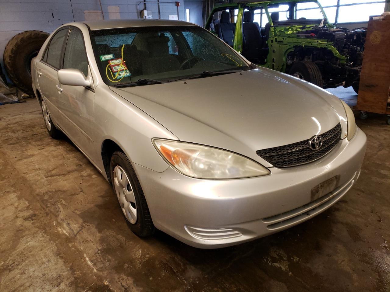 TOYOTA CAMRY LE 2002 with VIN 4T1BE32K22U046642 - Photo from auction