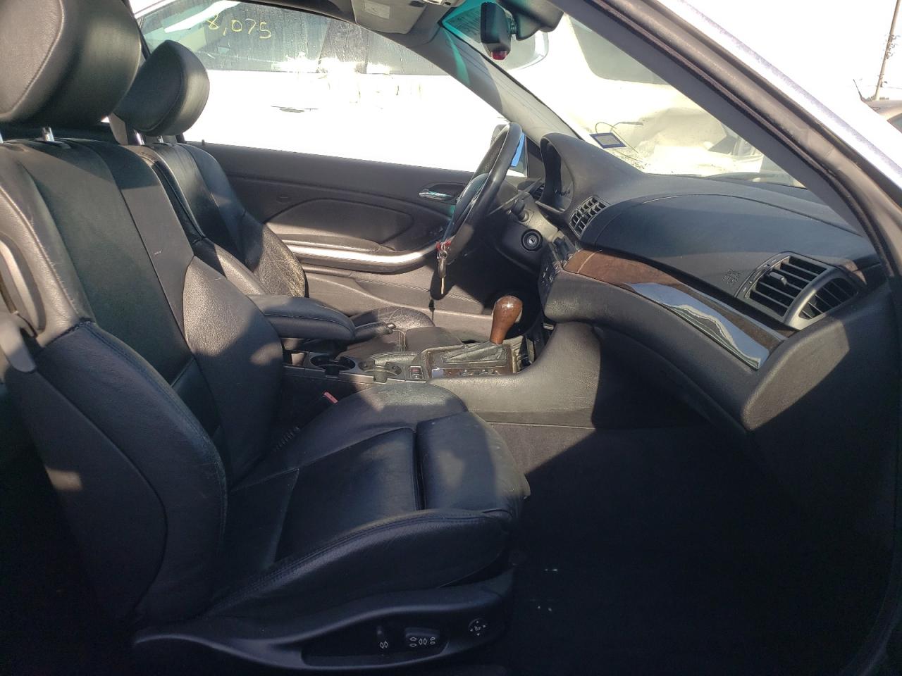 Photo 19 from auction – 2004 BMW 330 CI with VIN WBABD53454PL11040