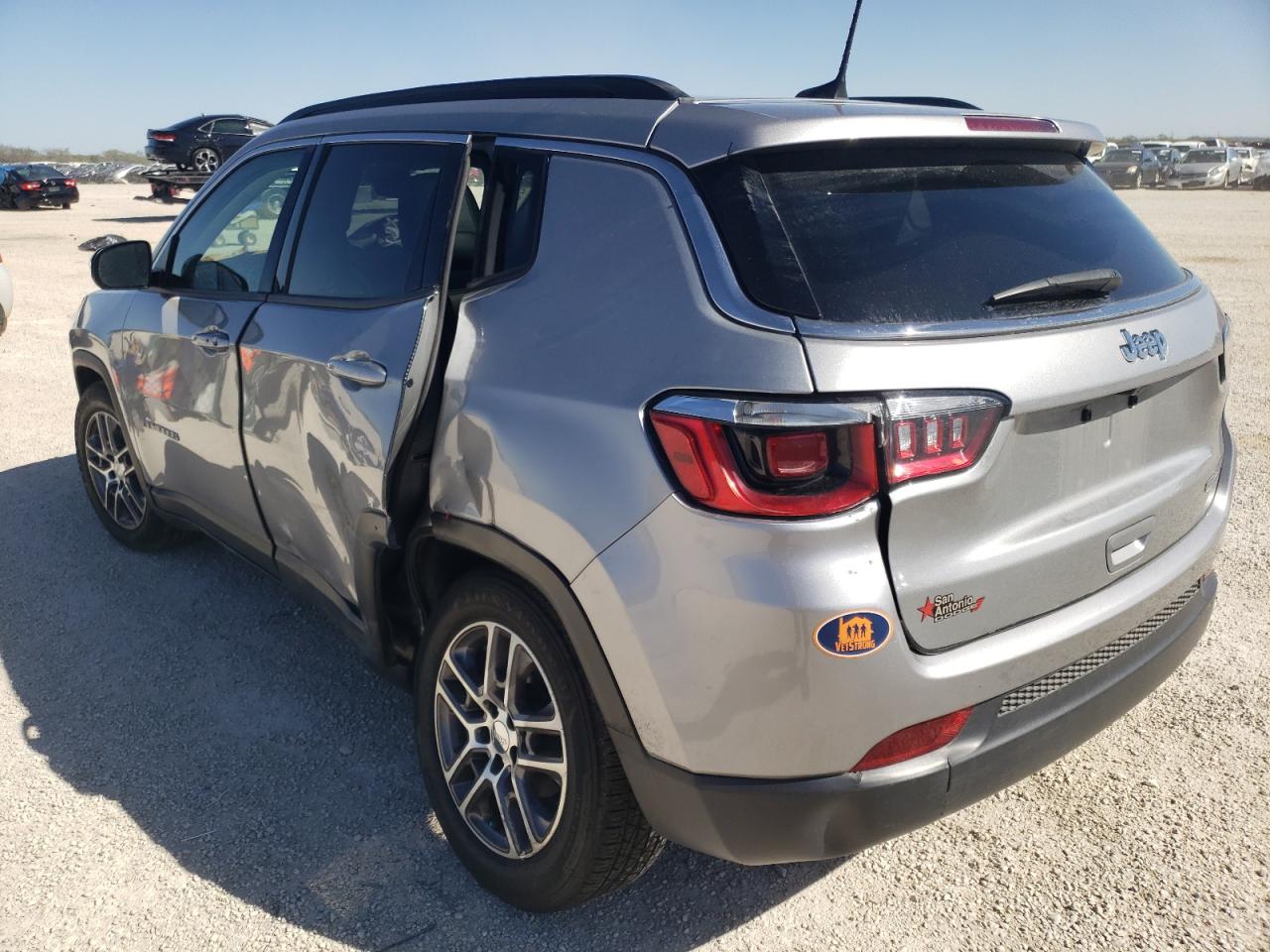 Photo 3 from auction – 2020 JEEP COMPASS LA with VIN 3C4NJCBB3LT144457