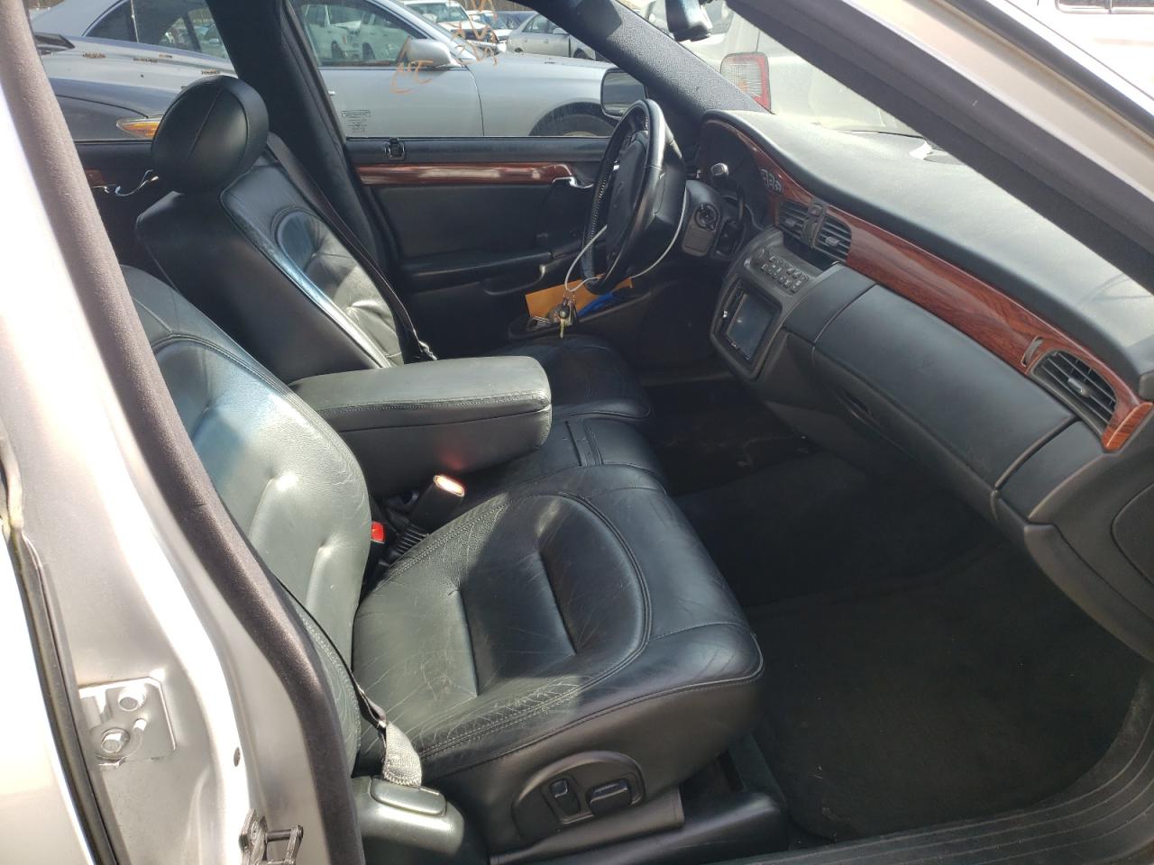 Photo 5 from auction – 2001 CADILLAC DEVILLE with VIN 1G6KD54Y11U125869
