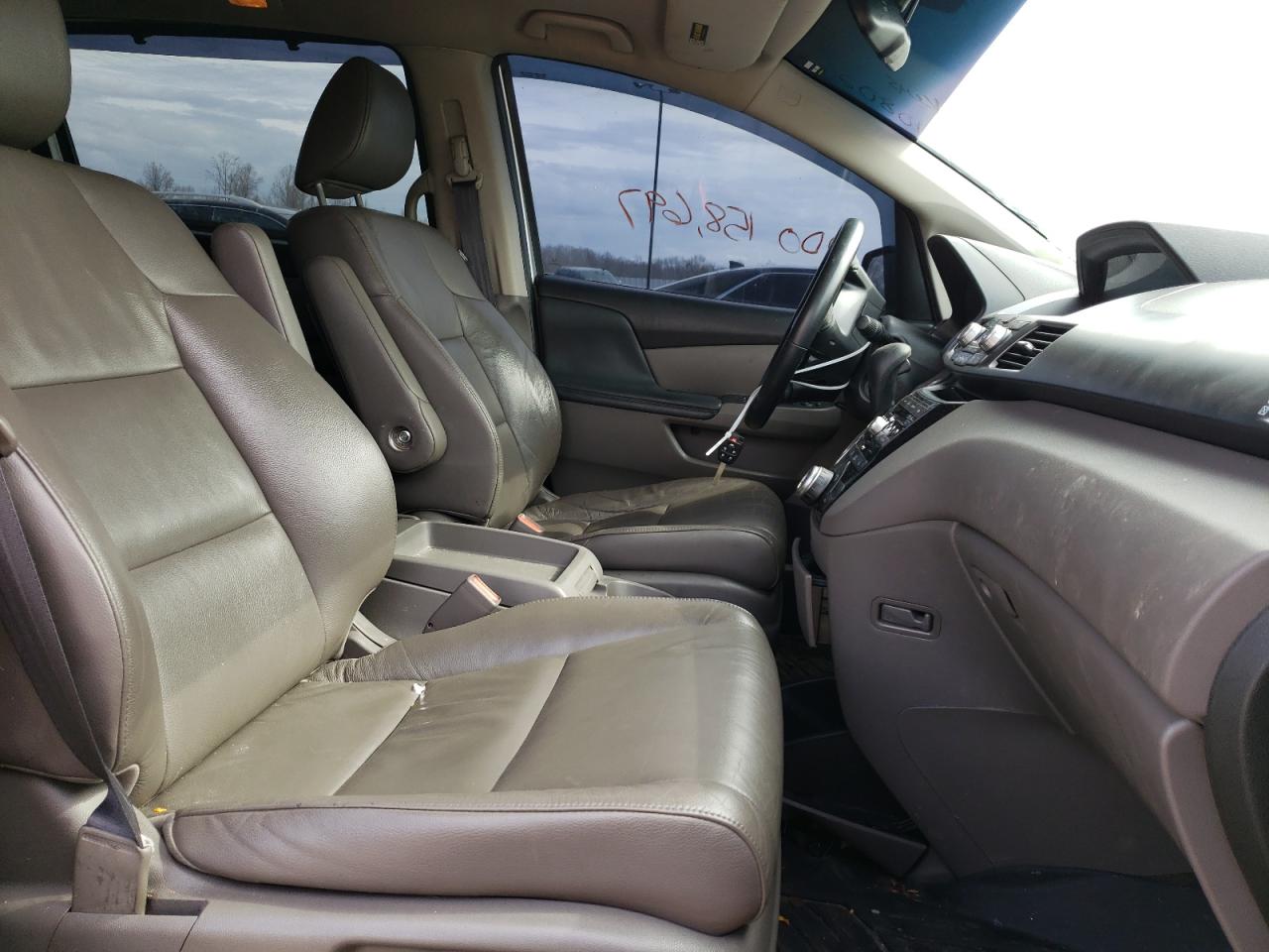 Photo 5 from auction – 2011 HONDA ODYSSEY EX with VIN 5FNRL5H6XBB074907