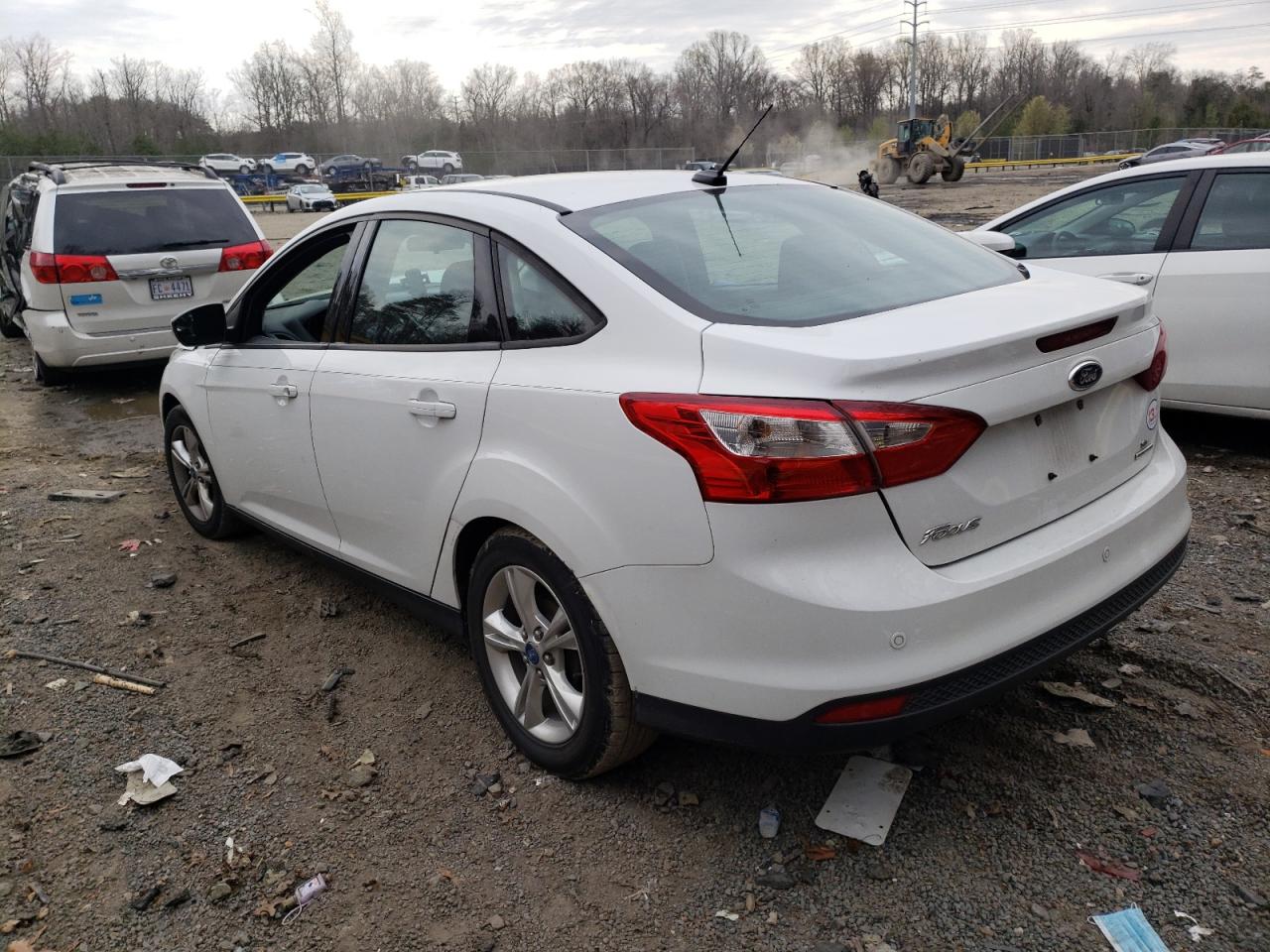 Photo 3 from auction – 2014 FORD FOCUS SE with VIN 1FADP3F2XEL121881