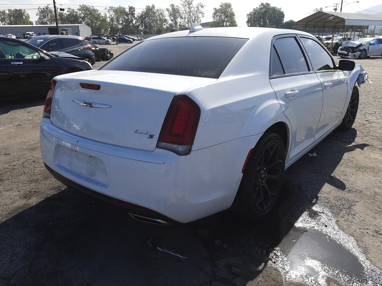 Photo 4 from auction – 2019 CHRYSLER 300 S with VIN 2C3CCABG2KH516349