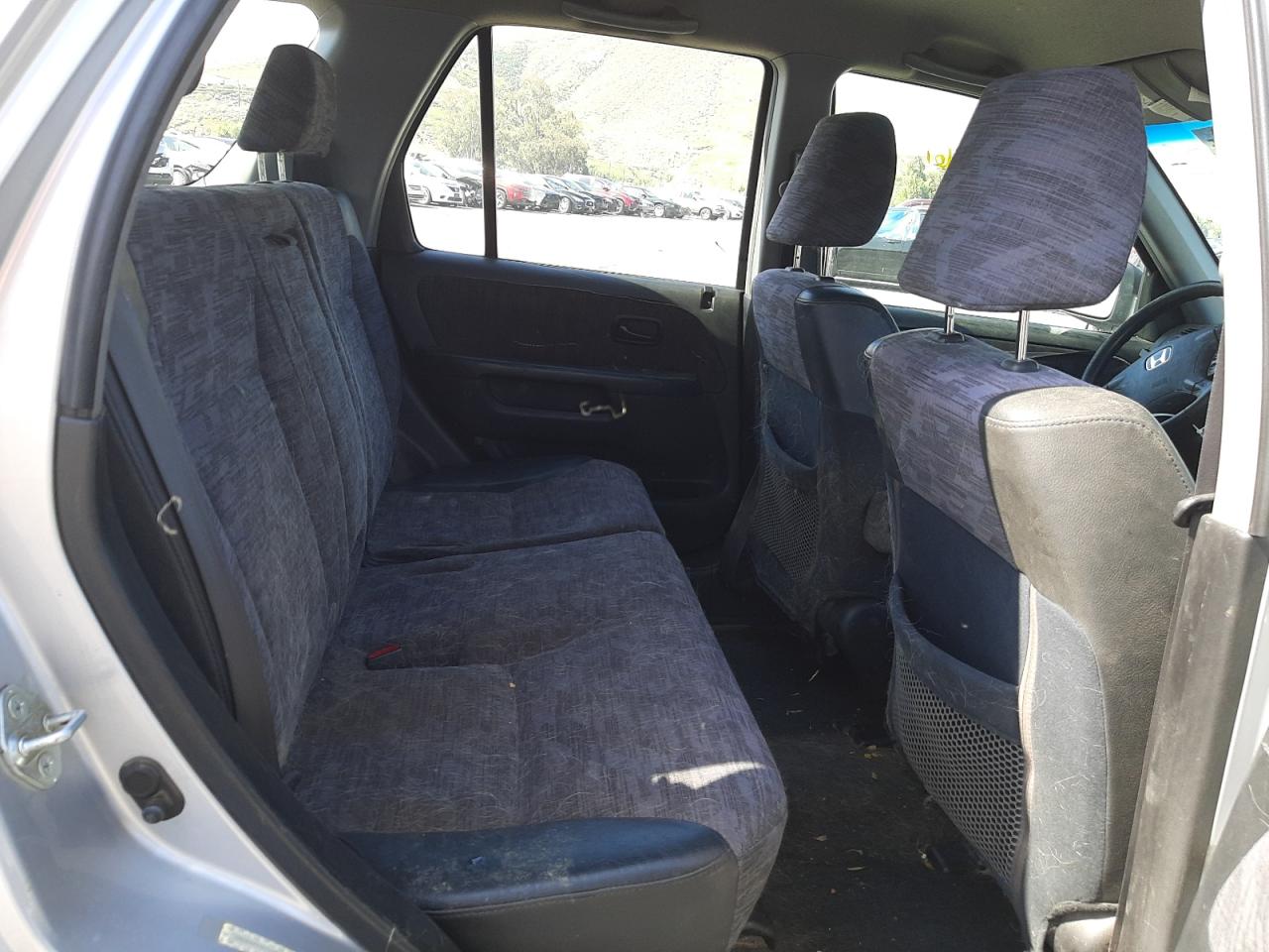 Photo 6 from auction – 2002 HONDA CR-V LX with VIN JHLRD68472C020563